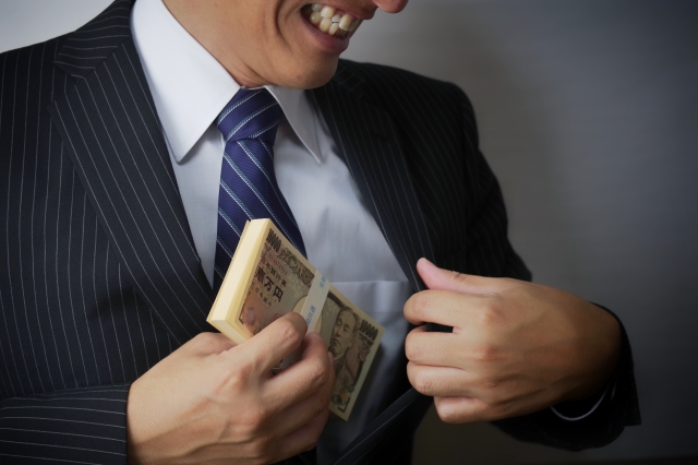 闇金業者は懐にお金を入れる。薩摩川内市で弁護士に無料相談して解決へ